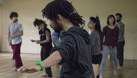 Danza Contemporánea de Cuba se prepara para estreno de Más allá del polvo Danza Contemporánea de Cuba se prepara para estreno de Más allá del polvo